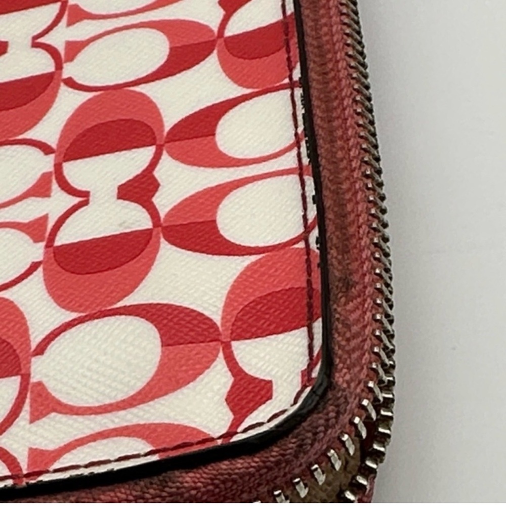 EUC Coach 1941 Peyton Dream C
Accordion Zip Wallet/Wristlet - Picture 9 of 11